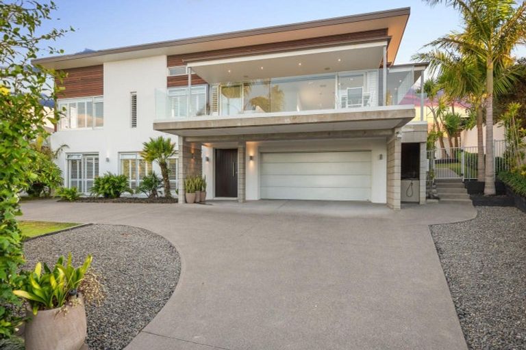 Photo of property in 12a Eastcliffe Road, Castor Bay, Auckland, 0620