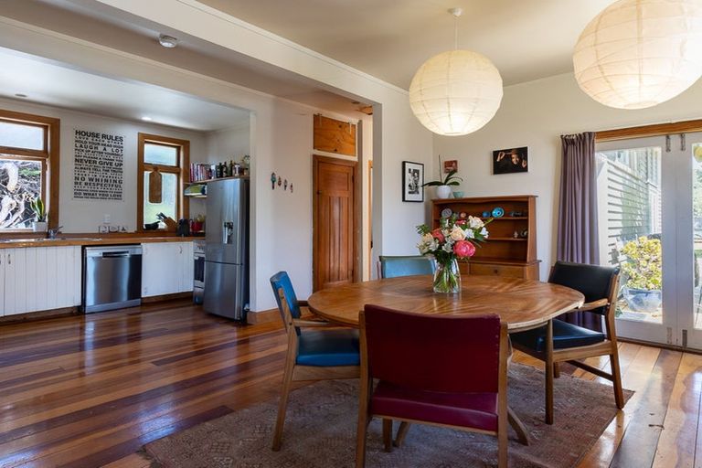 Photo of property in 20 Rauparaha Street, Waikanae Beach, Waikanae, 5036