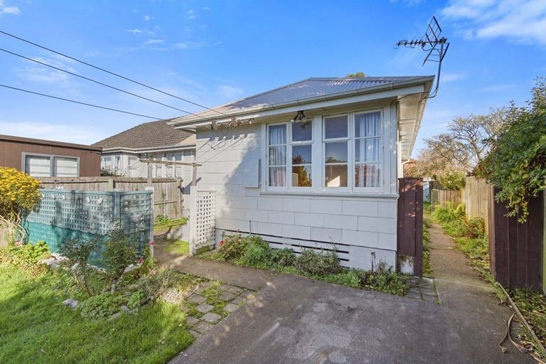 Photo of property in 15 Balgay Street, Upper Riccarton, Christchurch, 8041