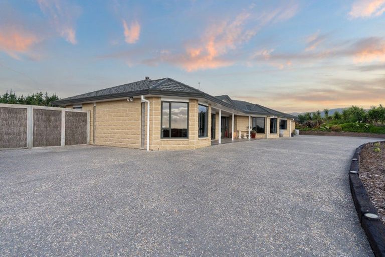 Photo of property in 55 Pukenamu Road, Te Horo, Otaki, 5581