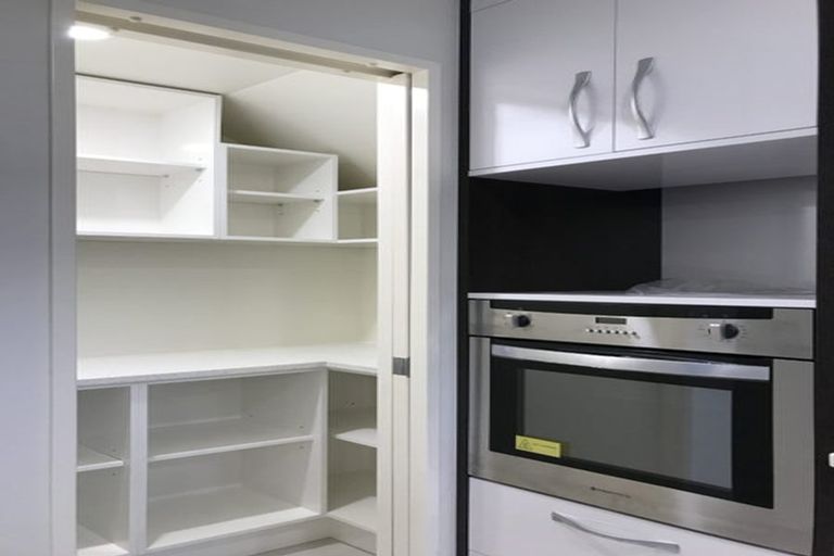 Photo of property in 52a Ennis Avenue, Pakuranga Heights, Auckland, 2010