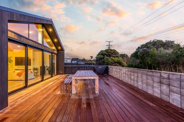 Photo of property in 58 Muri Road, Pukerua Bay, 5026