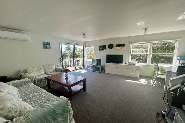Photo of property in 1/58 Matipo Road, Mairangi Bay, Auckland, 0630