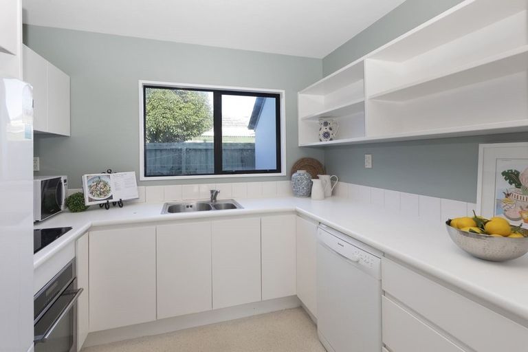 Photo of property in 2/54 Derby Street, St Albans, Christchurch, 8014
