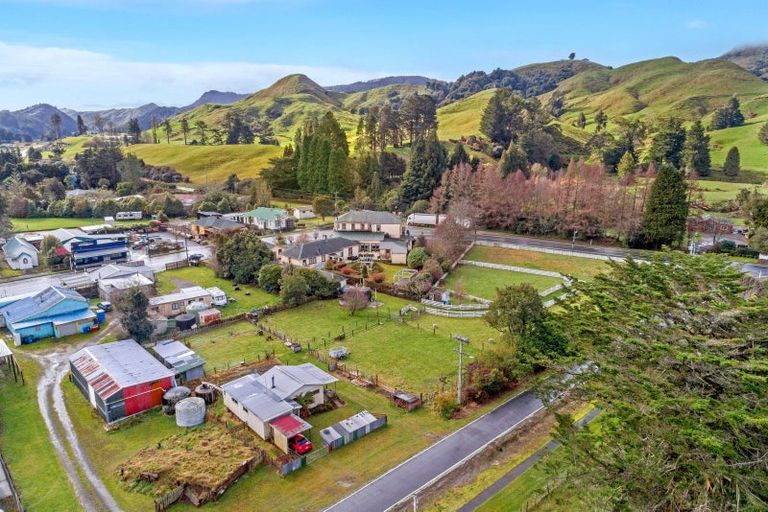 Photo of property in 10 Raumati Street, Matawai, 4075