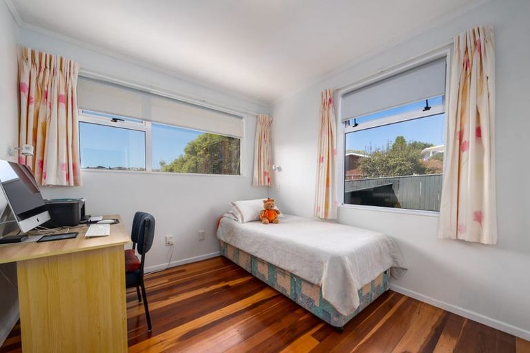 Photo of property in 2 Windermeer Grove, Churton Park, Wellington, 6037