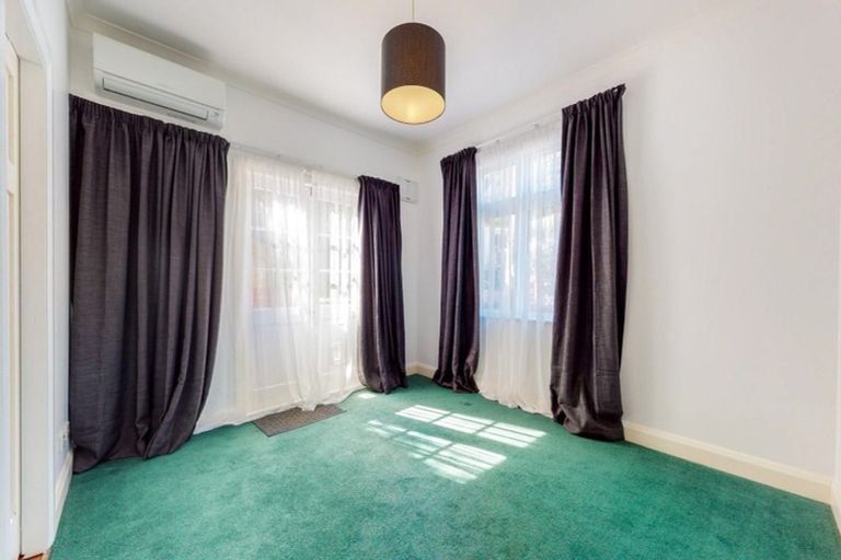 Photo of property in 3a Linwood Way, Island Bay, Wellington, 6023