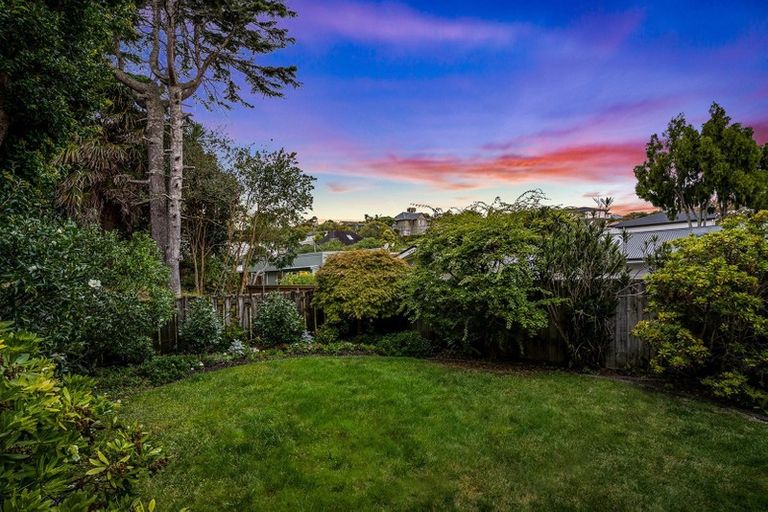 Photo of property in 59a Ravenwood Drive, Forrest Hill, Auckland, 0620