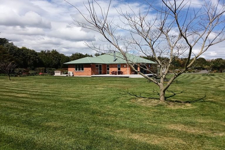 Photo of property in 33 Ketemaringi Way, Manakau, Levin, 5573