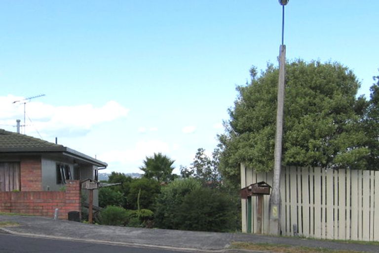 Photo of property in 8 Lagoon Way, West Harbour, Auckland, 0618