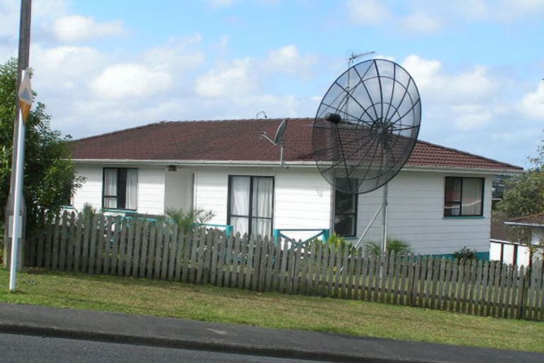 Photo of property in 96 Gallony Avenue, Massey, Auckland, 0614