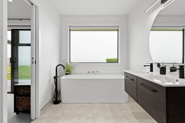 Photo of property in 110 Grove Road, Te Pahu, Hamilton, 3285