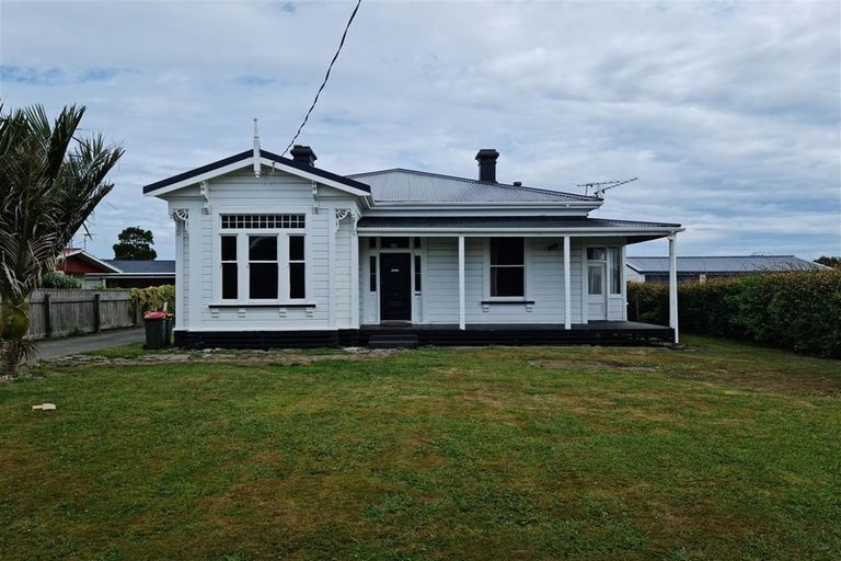 Photo of property in 211 South Road, Hawera, 4610