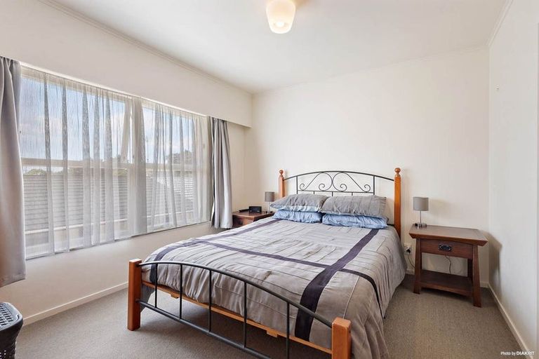 Photo of property in 2/84 Archers Road, Glenfield, Auckland, 0629