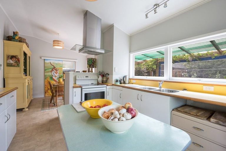 Photo of property in 6 Rentone Street, Stepneyville, Nelson, 7010