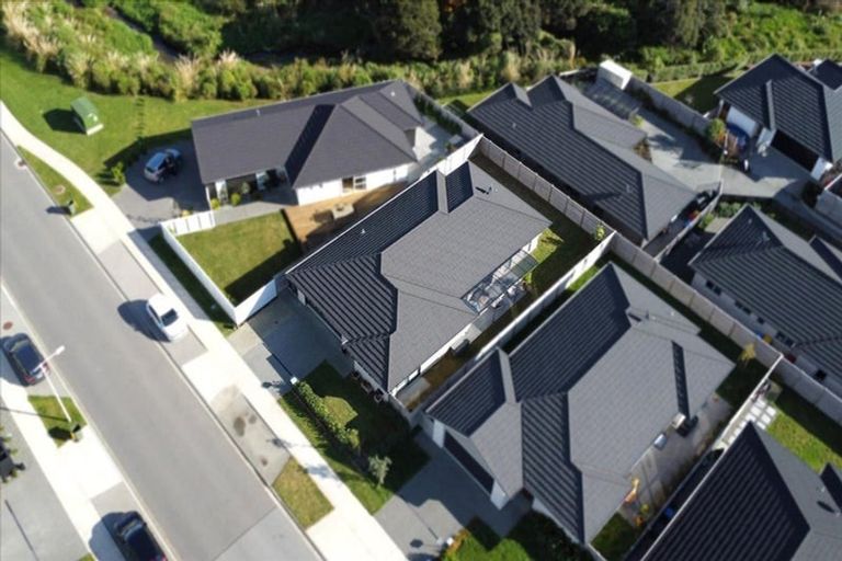 Photo of property in 42 Tradewinds Drive, Whitby, Porirua, 5024