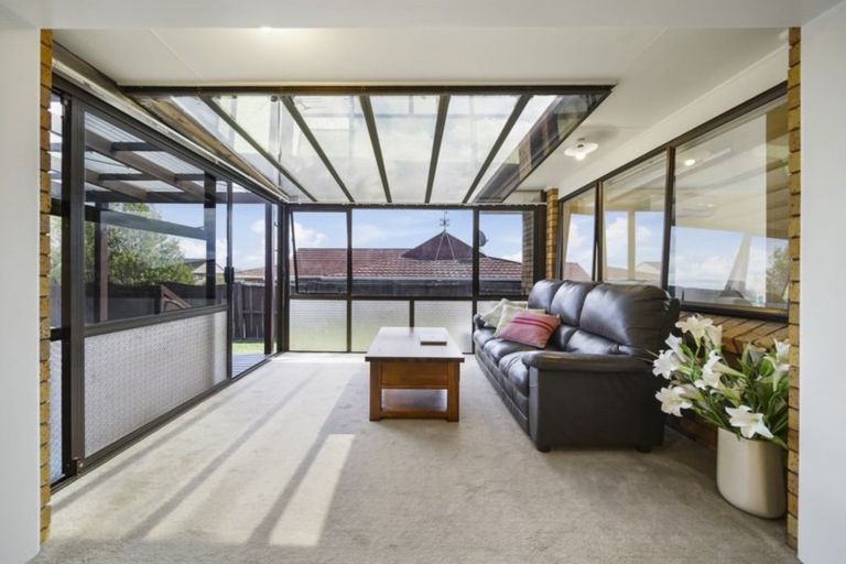 Photo of property in 94 Dalwhinnie Parade, Highland Park, Auckland, 2010