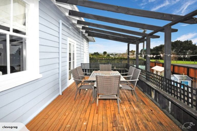 Photo of property in 23 View Road, Waiuku, 2123