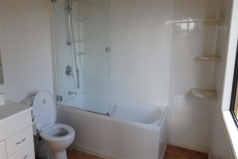 Photo of property in 21 Parkhaven Drive, Rosehill, Papakura, 2113