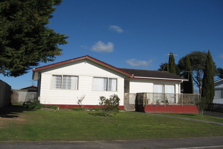 Photo of property in 2 Tilbrook Place, Papakura, 2110