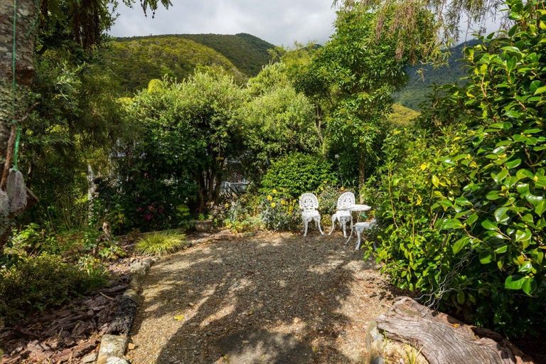 Photo of property in 3 Ruataniwha Place, Okiwi Bay, French Pass, 7193
