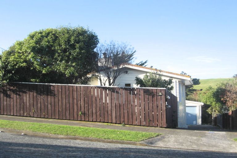 Photo of property in 16 Paenui Street, Titahi Bay, Porirua, 5022