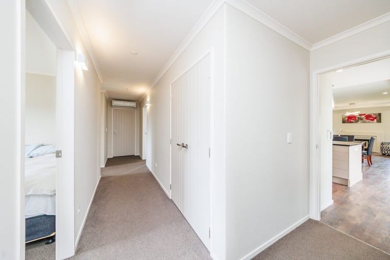 Photo of property in 206 Pacific Drive, Fitzherbert, Palmerston North, 4410