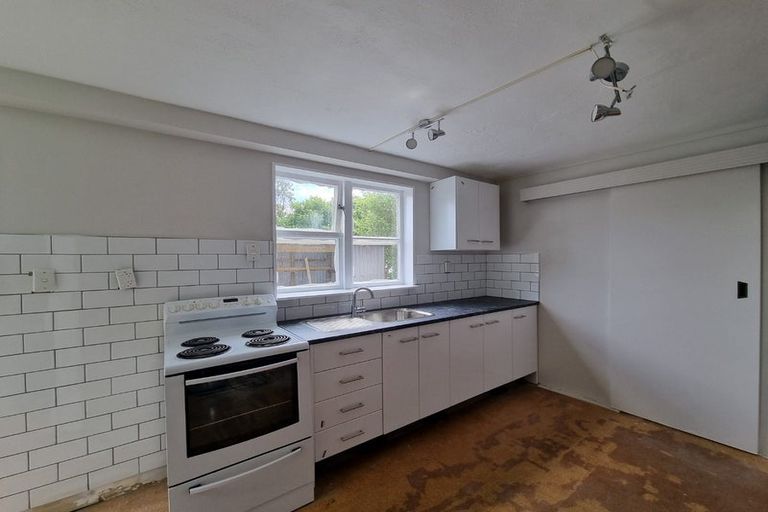 Photo of property in 1b Court Road, Tawa, Wellington, 5028