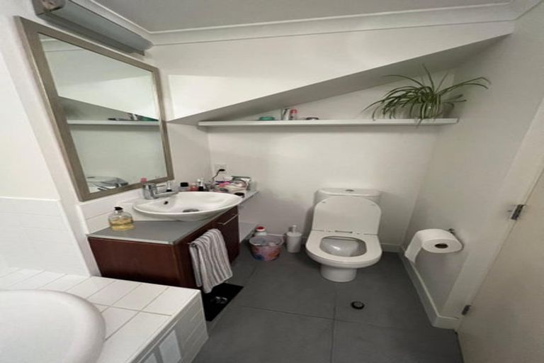 Photo of property in Augusta Apartments, 19/254 Willis Street, Te Aro, Wellington, 6011