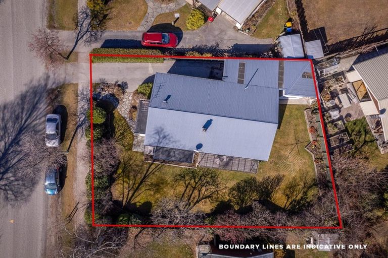 Photo of property in 42 Adamson Drive, Arrowtown, 9302