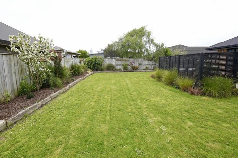 Photo of property in 16 Chestnut Close, Kelvin Grove, Palmerston North, 4414
