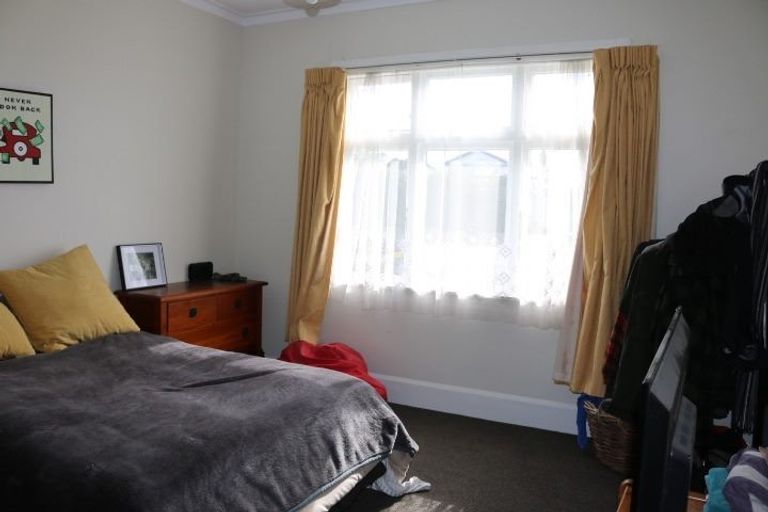 Photo of property in 12 Lyndhurst Street, Takaro, Palmerston North, 4412