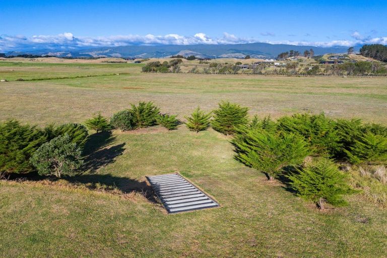 Photo of property in 78 Sims Road, Te Horo Beach, Otaki, 5581