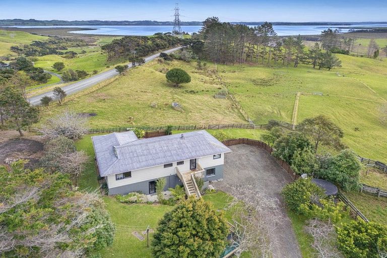 Photo of property in 5 Onewhero Road, Kaukapakapa, Warkworth, 0984