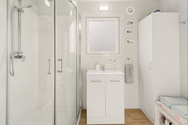 Photo of property in 60 Neva Street, Fortrose, Tokanui, 9875