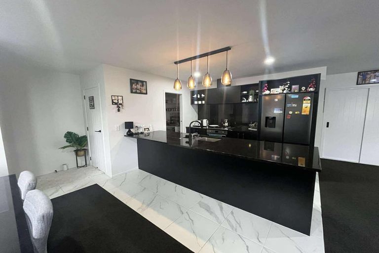 Photo of property in 14a Rutland Street, Levin, 5510