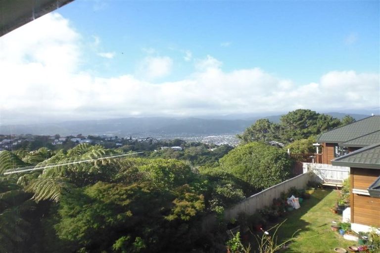 Photo of property in 6 Banksia Grove, Maungaraki, Lower Hutt, 5010