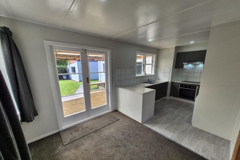 Photo of property in 18 Christian Street, Bryndwr, Christchurch, 8053