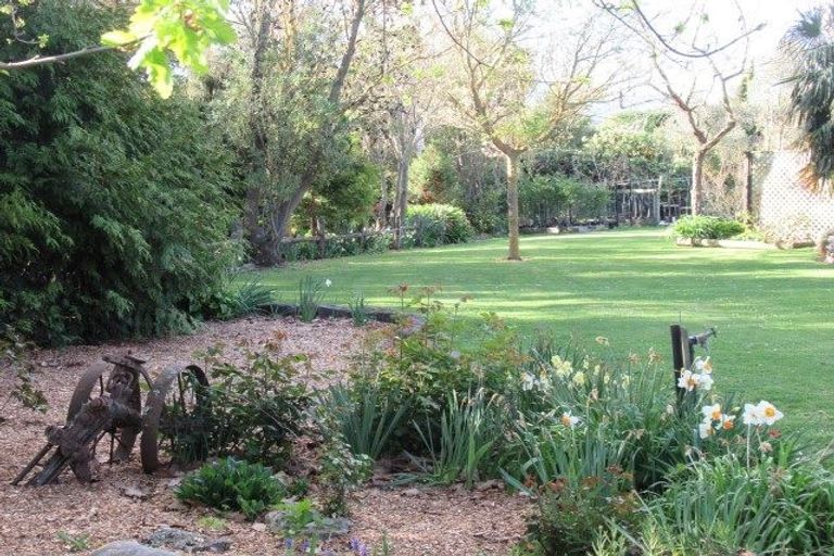 Photo of property in 1 Devonvale Lane, Amberley, 7410