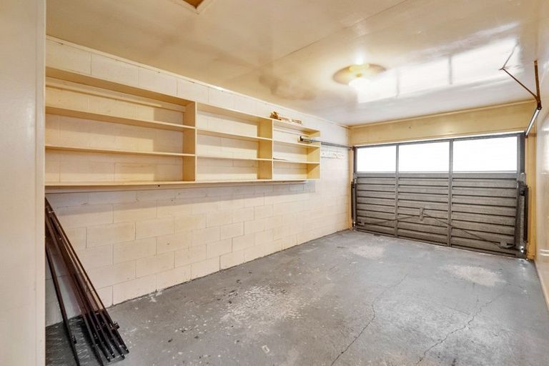 Photo of property in 1/58 Meadway, Sunnyhills, Auckland, 2010