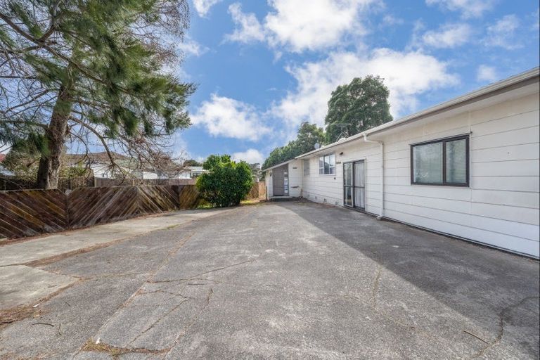 Photo of property in 11 Tangelo Place, Bucklands Beach, Auckland, 2012