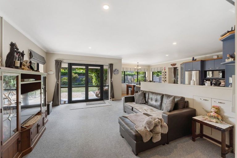 Photo of property in 18 Calvandra Grove, Rangiora, 7400