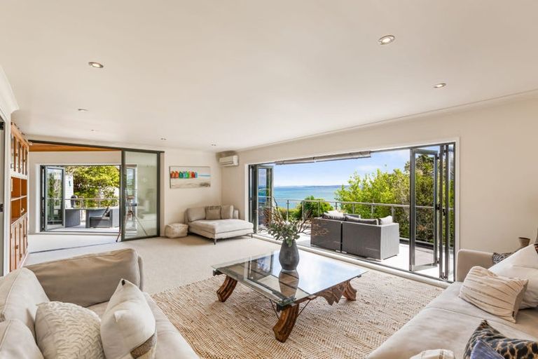 Photo of property in 65 Roberts Road, Matakatia, Whangaparaoa, 0930