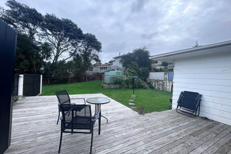Photo of property in 18 Juniper Road, Sunnynook, Auckland, 0620