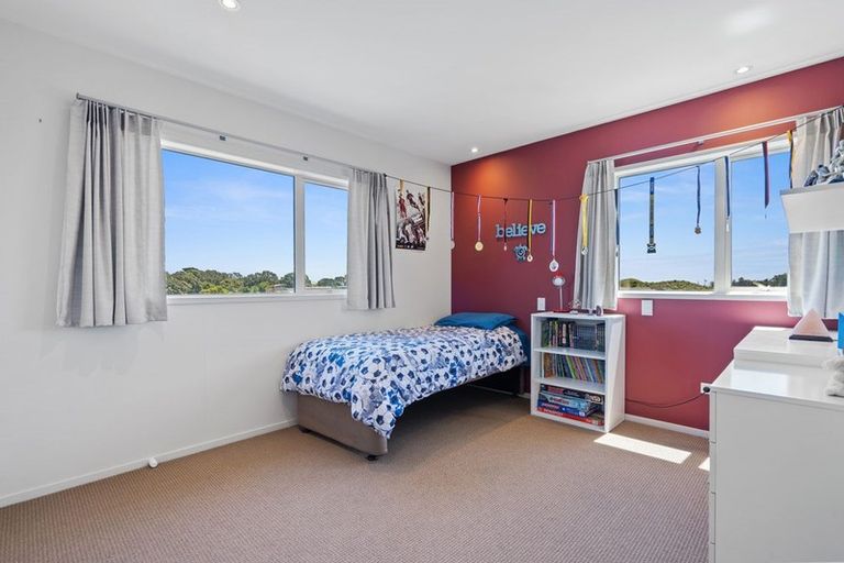 Photo of property in 10 Sampson Avenue, Waiwhakaiho, New Plymouth, 4312