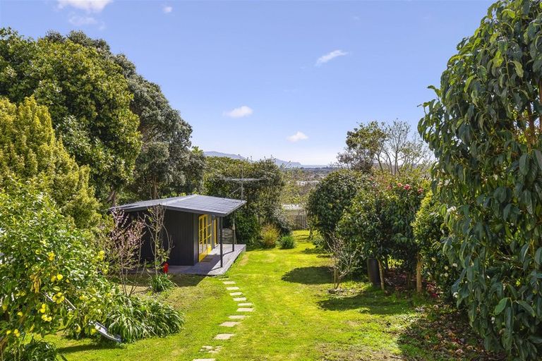 Photo of property in 50 Winara Avenue, Waikanae, 5036