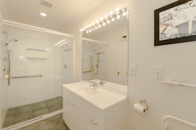 Photo of property in 6 Avion Terrace, Raumati Beach, Paraparaumu, 5032