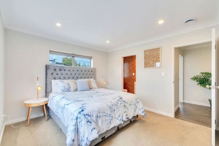 Photo of property in 237a Sturges Road, Henderson, Auckland, 0612