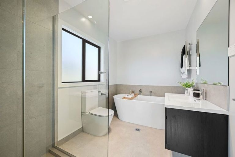 Photo of property in 2/44 Rose Berry Crescent, Flagstaff, Hamilton, 3210