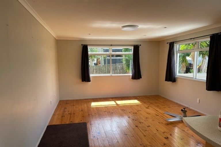 Photo of property in 56 Brian Crescent, Stanmore Bay, Whangaparaoa, 0932